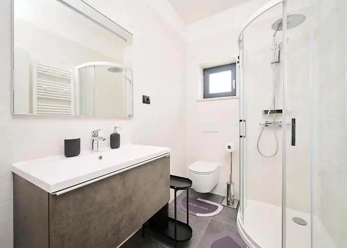 House Tinis 우마그