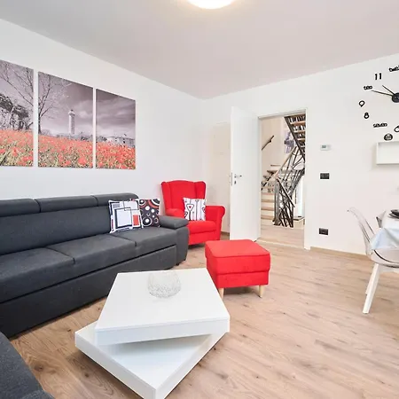 House Tinis * أوماغ